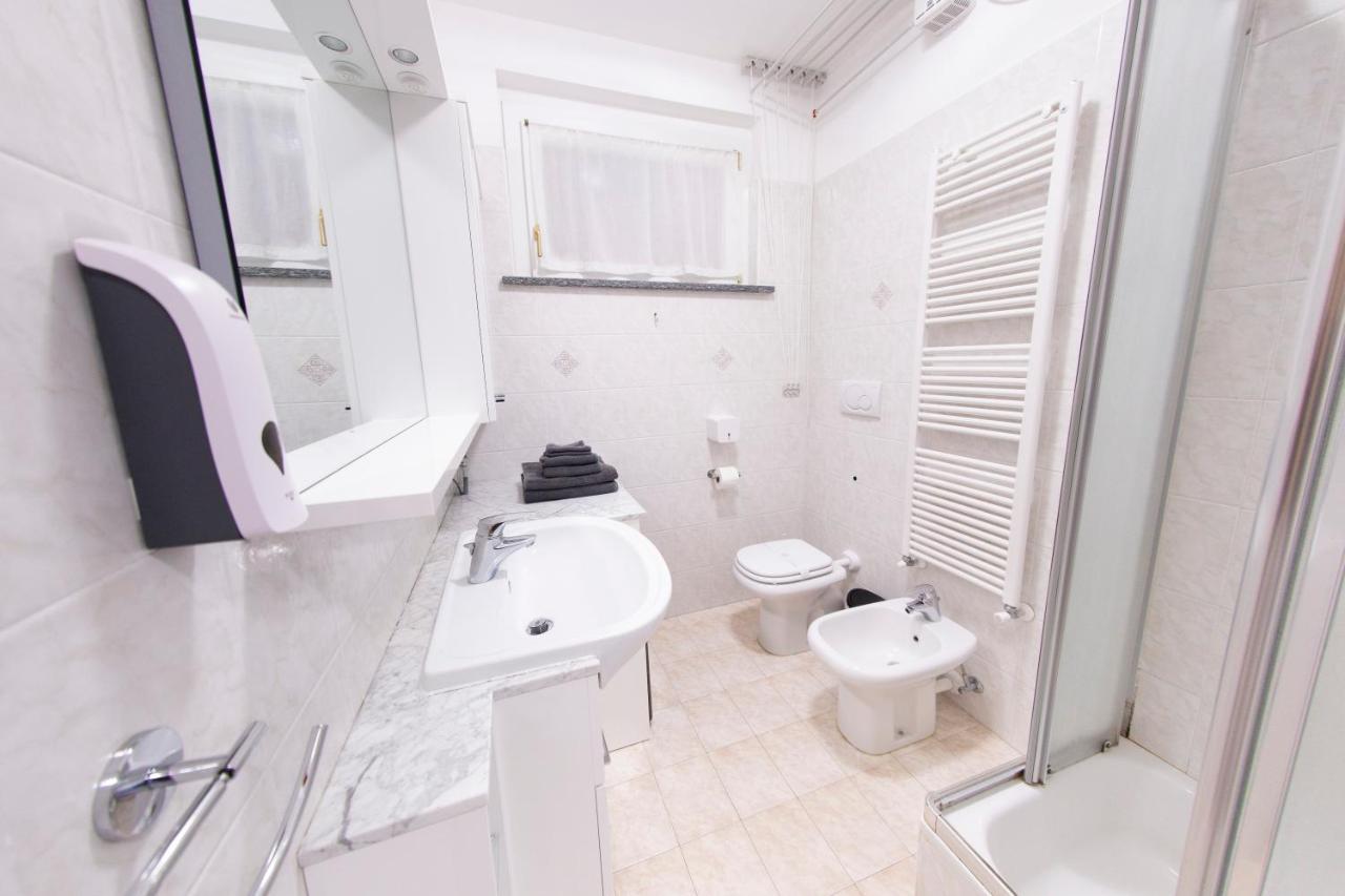 Deluxe Finestra Sul Lago เบลลาโน ภายนอก รูปภาพ